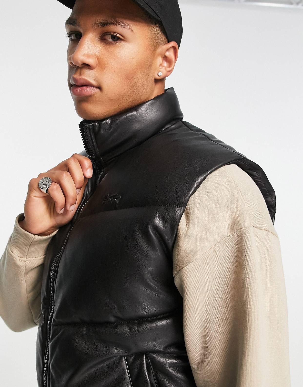 “FAUX LEATHER” PUFFER GILET - Amessio
