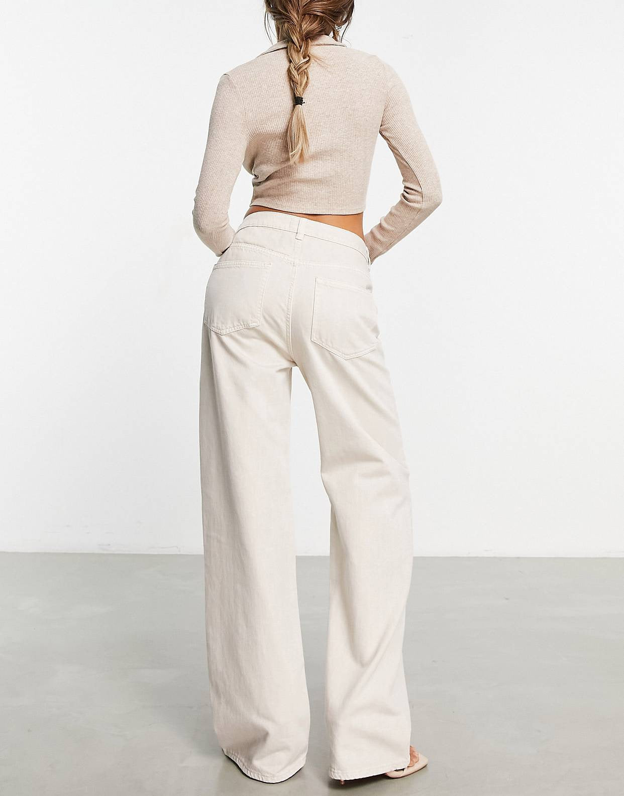 “BEIGE” STRAIGHT LEG JEANS - Amessio